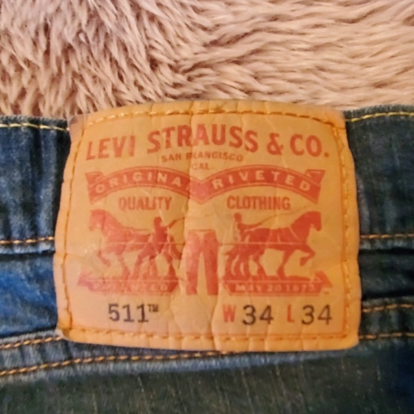 511 Levi's - Picture 2 of 2